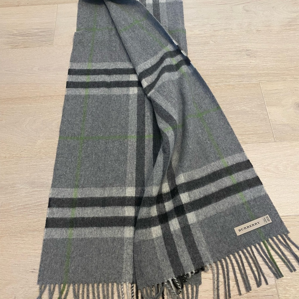 Burberry Authentic Cashmere Scarf Grey with Green Stripe Unisex Like New RARE - Picture 5 of 5